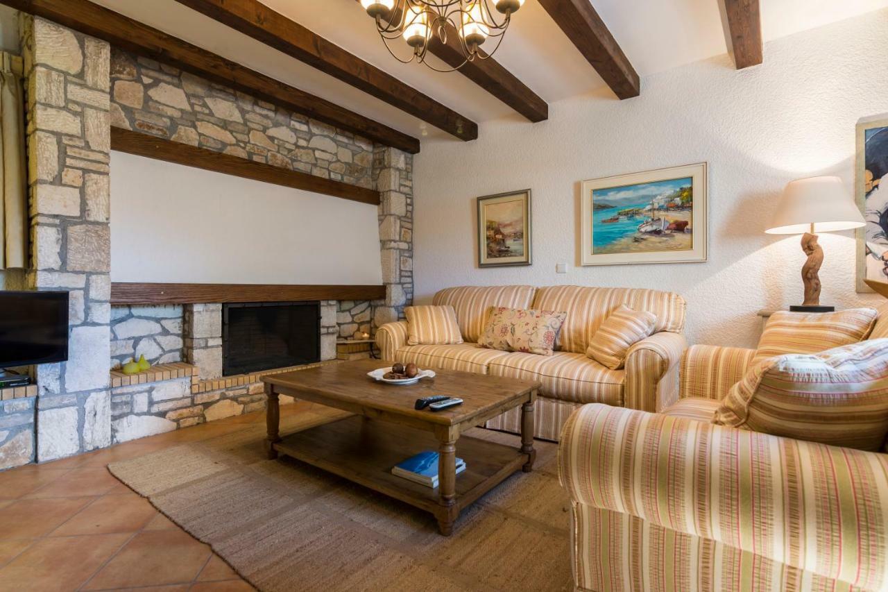 פיתגוריו Elaia Villas מראה חיצוני תמונה